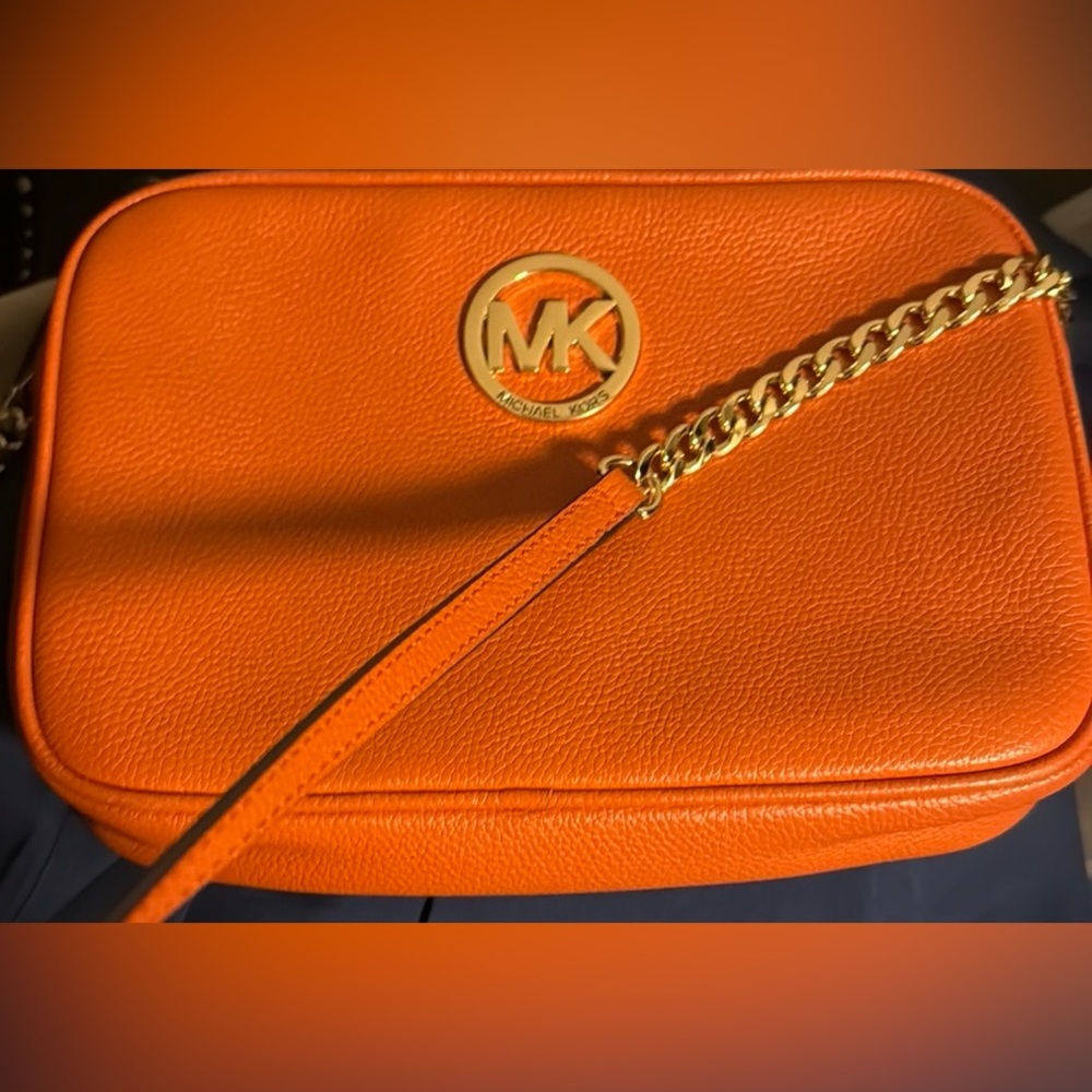 New Michael Kors Orange camera Leather cross body Bag authentic